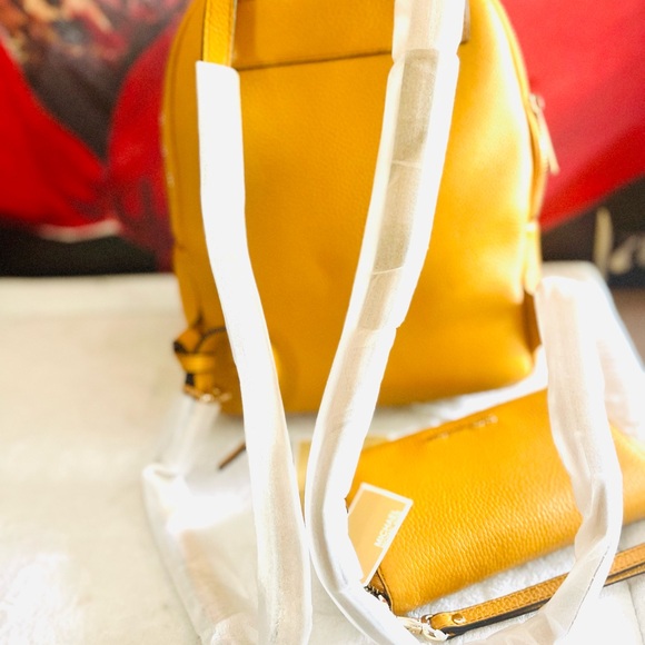 Michael Kors 2pak-BACKPACK /wallet - - Picture 3 of 16